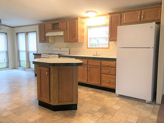 3rd image of 371 Partridge Dr