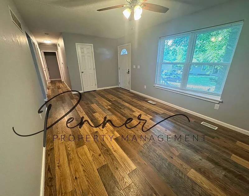 3 bed, 2.0 bath, 1730 sqft, $1,695 — Photo 3