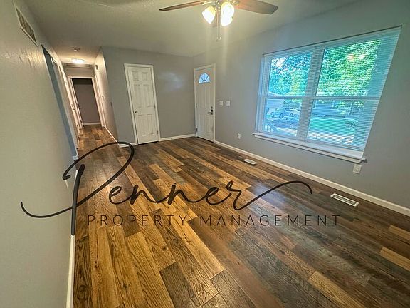 3rd image of 818 SE 19th St