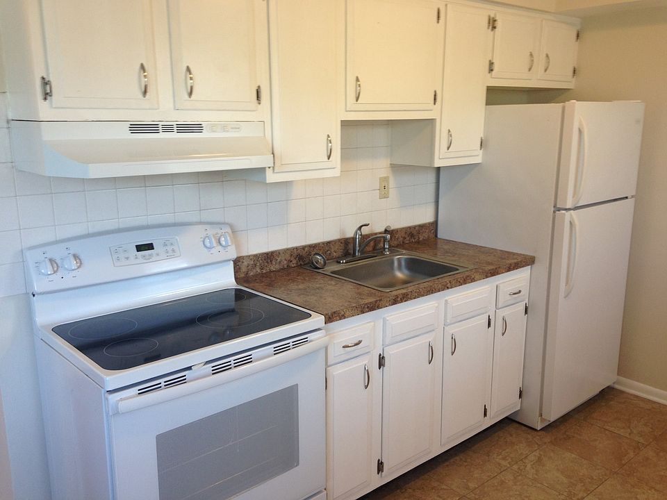 1st image of 840 Little Bay Ave APT 8