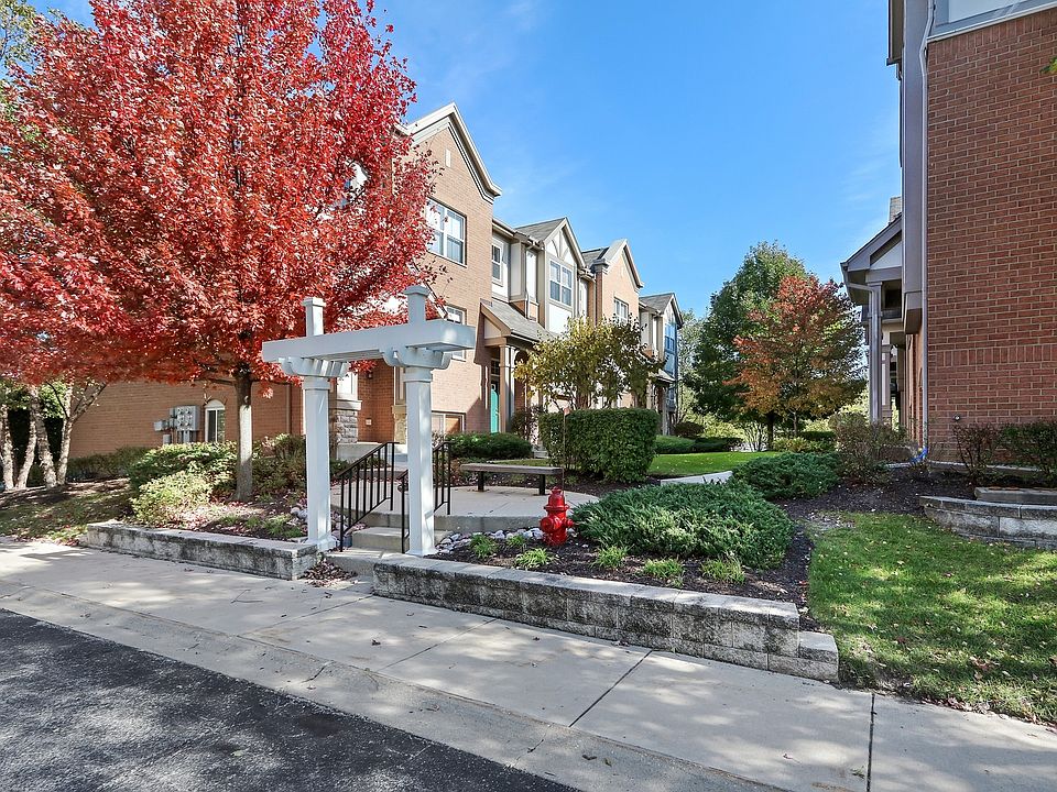 1st image of 1121 N Claremont Dr