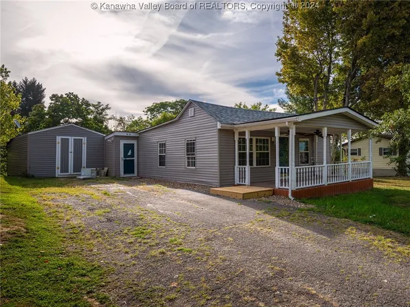 2232 Oakridge Dr, Charleston, WV 25311