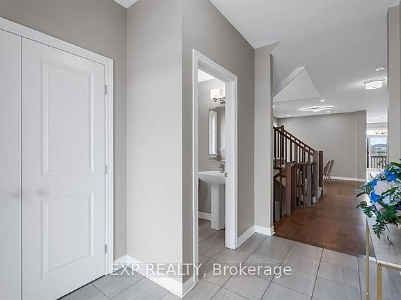 2nd image of 848 Snowdrop Cres