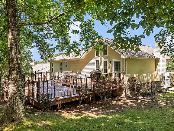 5th image of 673 Lee Dr