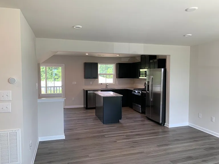 409 Comfort Rd — Photo 4