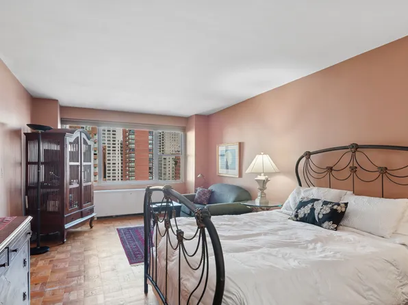 340 East 64th Street image 7 of 17