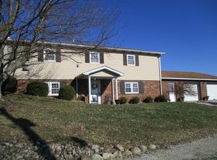 60 Westwind Dr, Wheeling, WV 26003