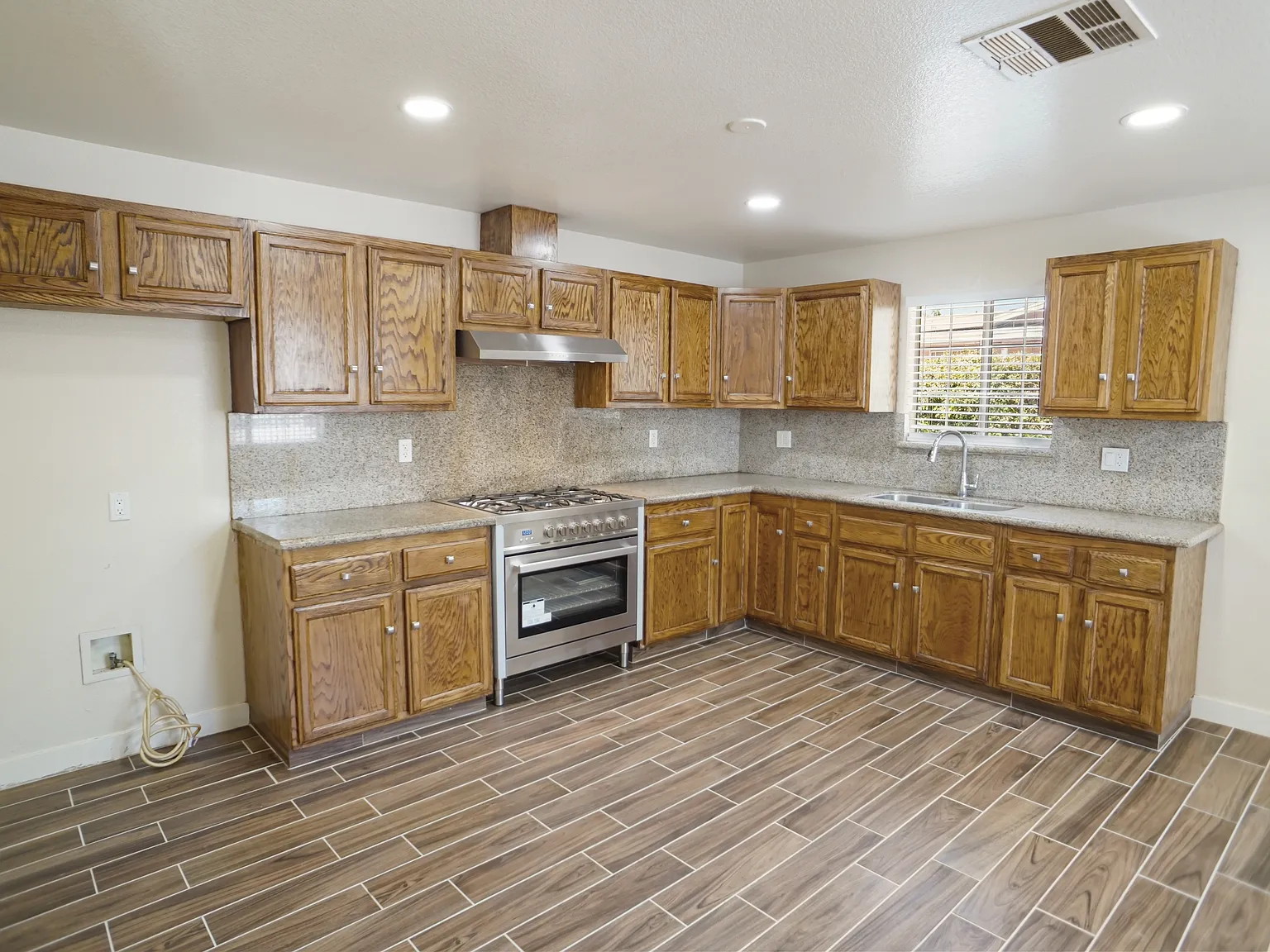10561 El Dorado Avenue - 1 — Photo 4