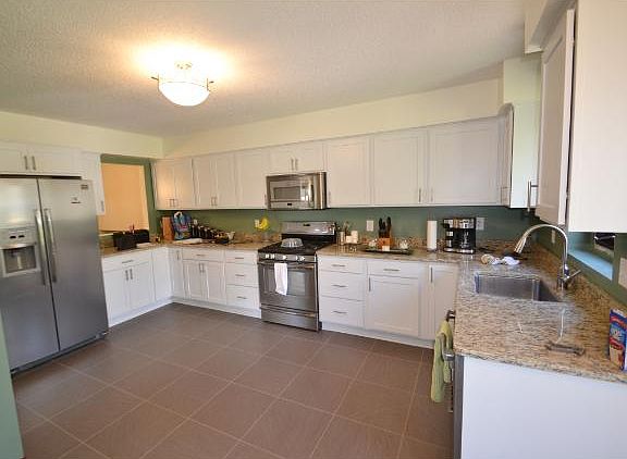 2nd image of 26025 Glen Oak Dr