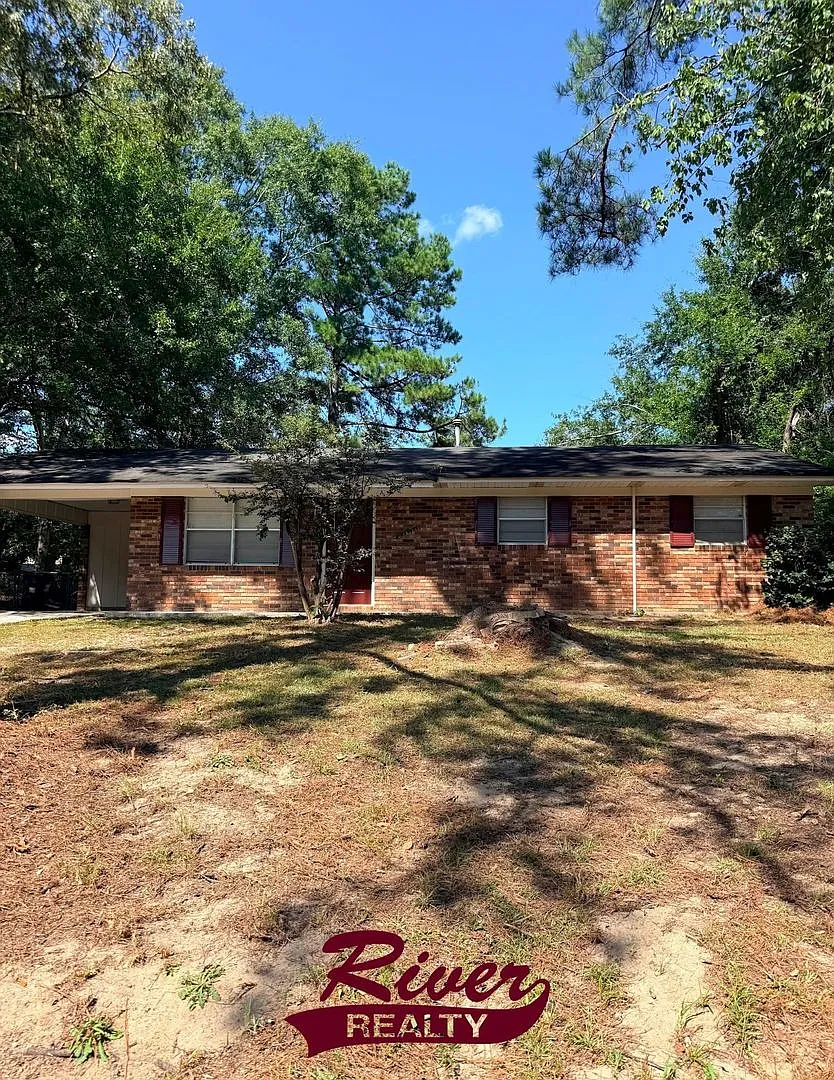 3 Bedroom House For Rent in South Augusta — Photo 1