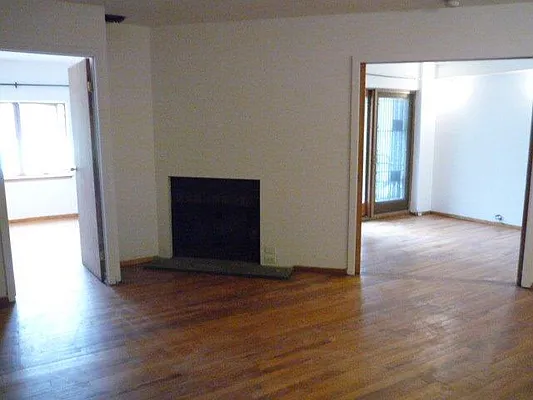 Rented by Chartwell Manhattan Realty | media 10