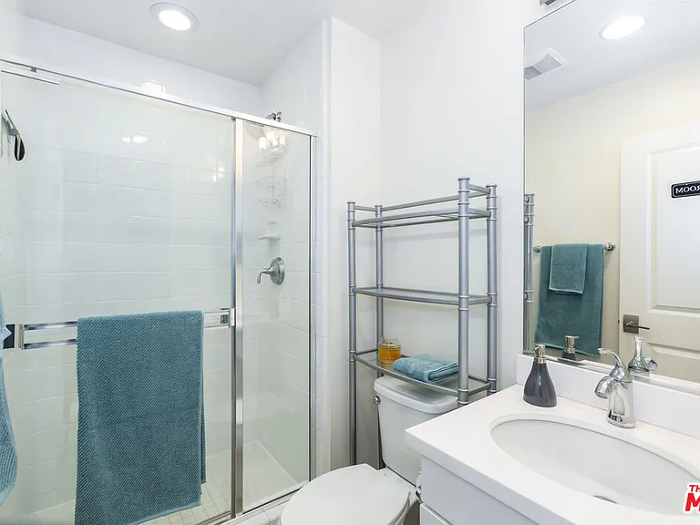 5547 Palm Dr — Photo 23