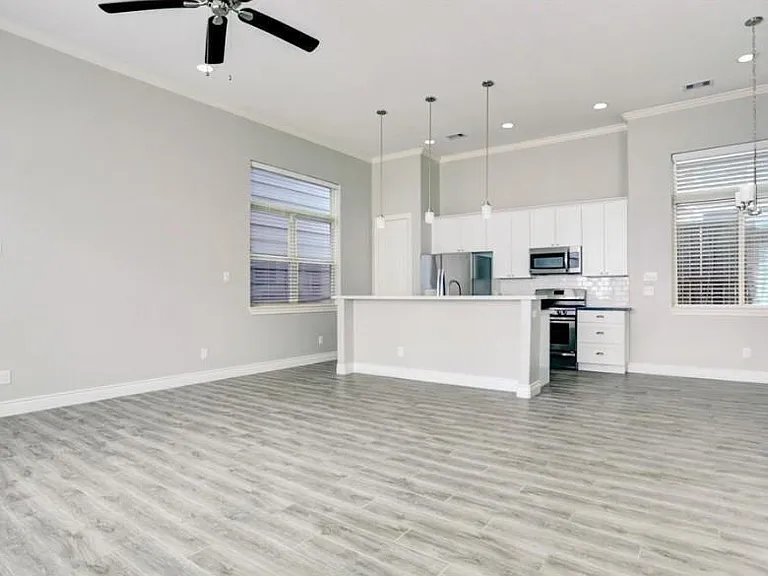 8907 Spring Knoll Forest Dr — Photo 13
