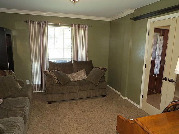 Formal Dining
