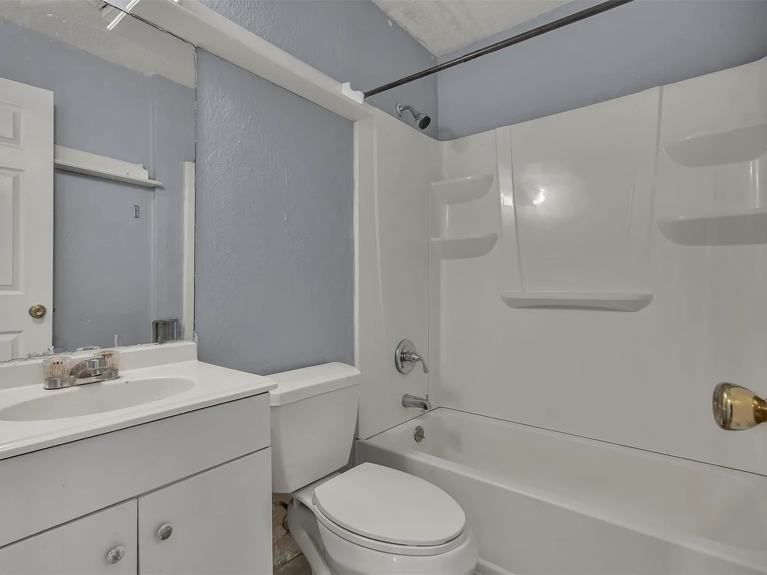 2 bed, 1.0 bath, 780 sqft, $995 — Photo 3
