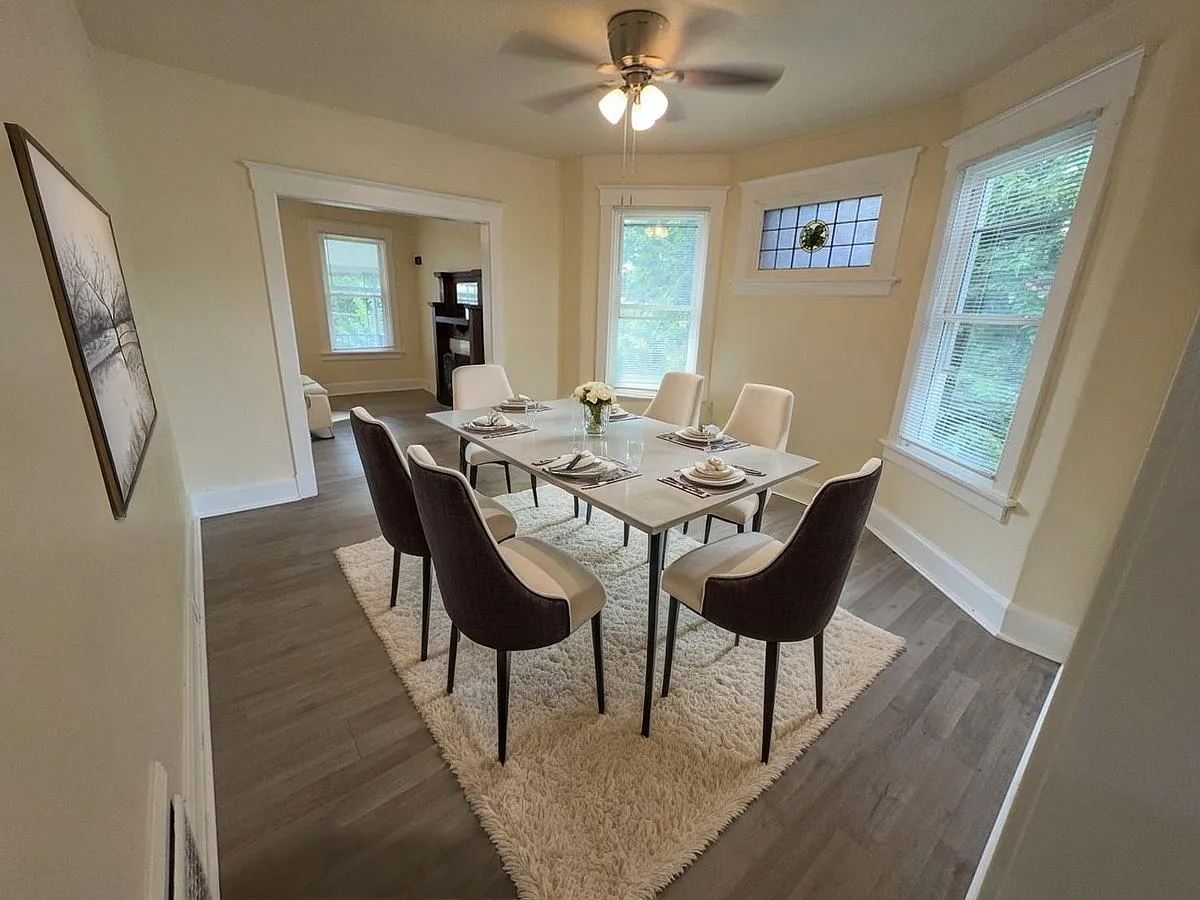 3513 Hudson Avenue Unit 2 — Photo 2