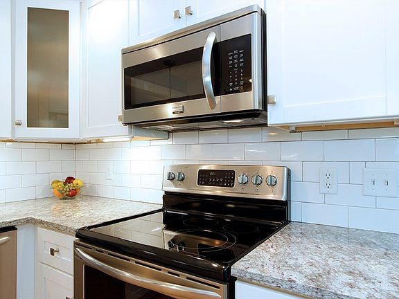 5th image of 52 Court Way Unit 52