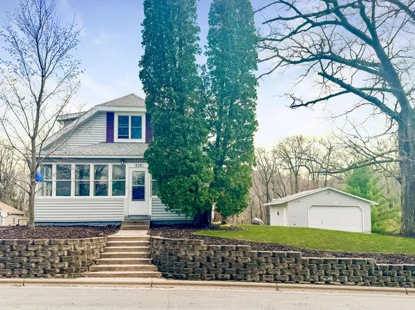 214 S East Ave, Dresser, WI 54009