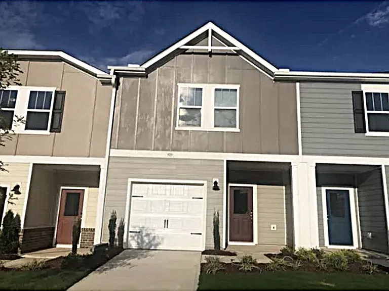 919 Field Ivy Dr — Photo 2