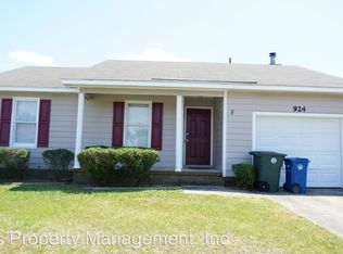 924 Glen Reilly Dr, Fayetteville, NC 28314