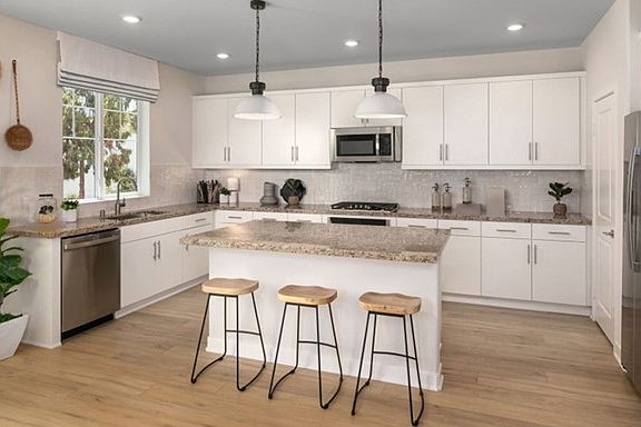 5th image of 30866 White Pines Dr