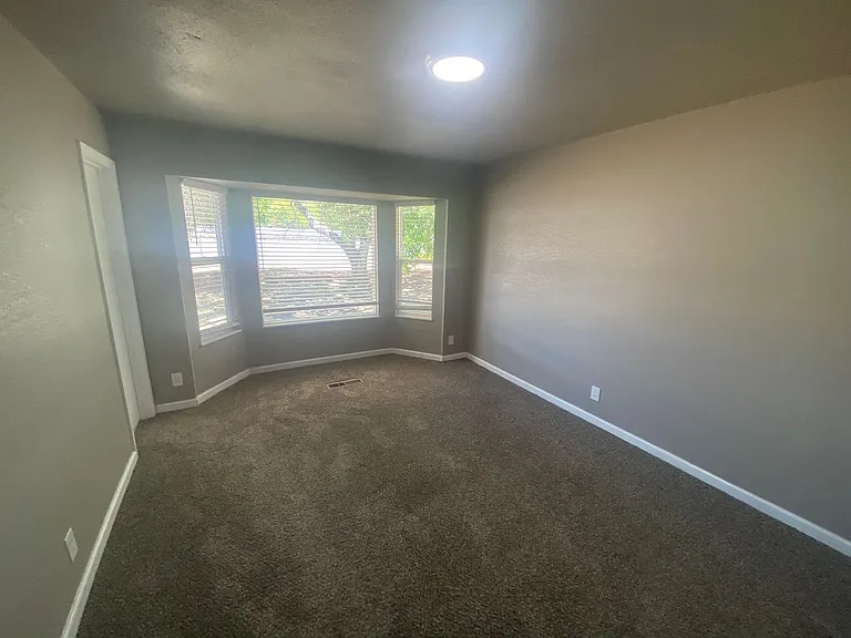 2808 Marvin Dr — Photo 7