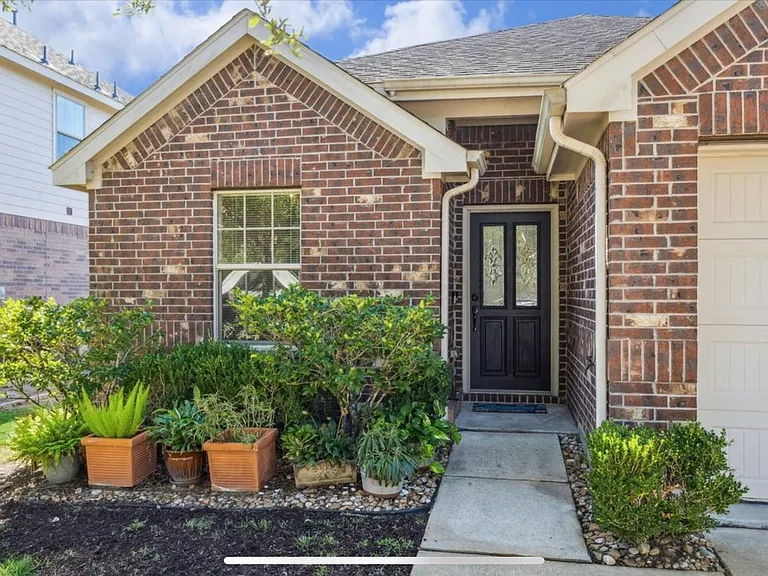 3039 Boxwood Springs Ln — Photo 3
