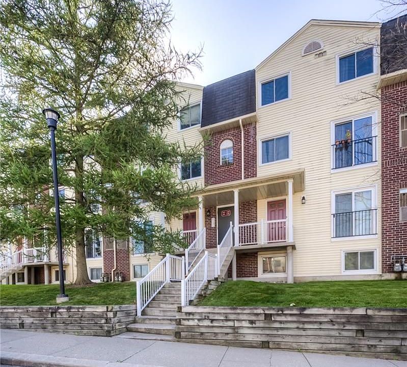 1st image of 460 Janefield Ave #228