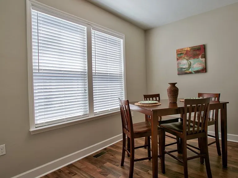 1864 Belle Vue Way — Photo 17