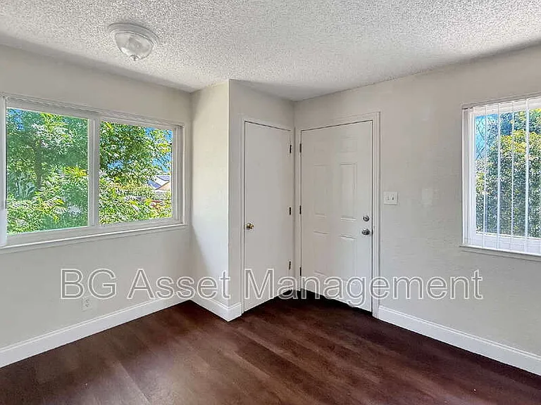 4110 34th Ave #4 — Photo 13