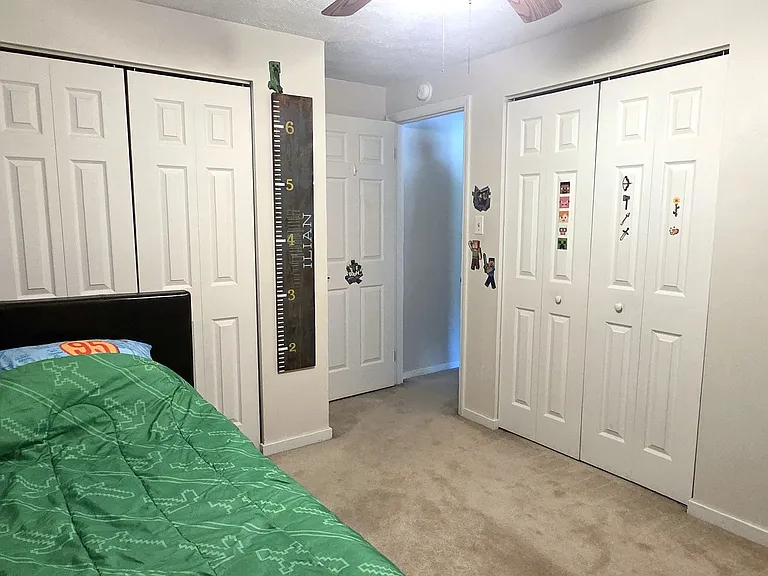 117 Huron Dr — Photo 16