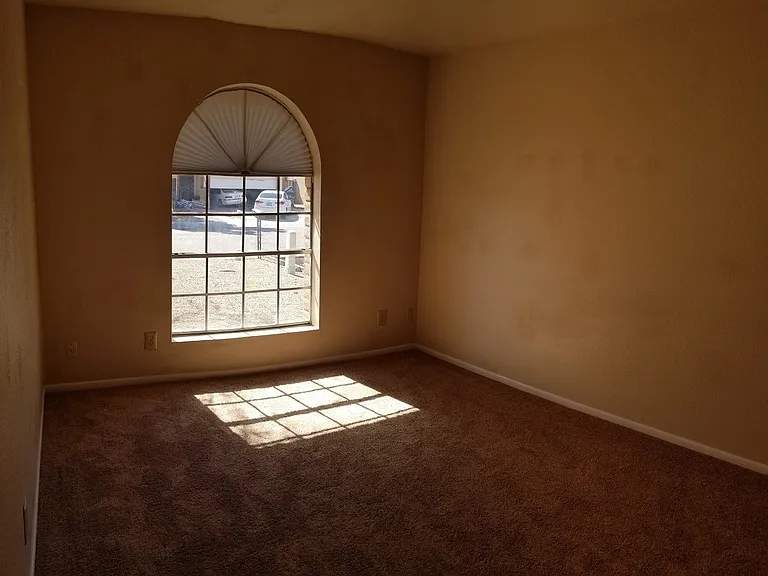 1626 W Beaubien Dr — Photo 7