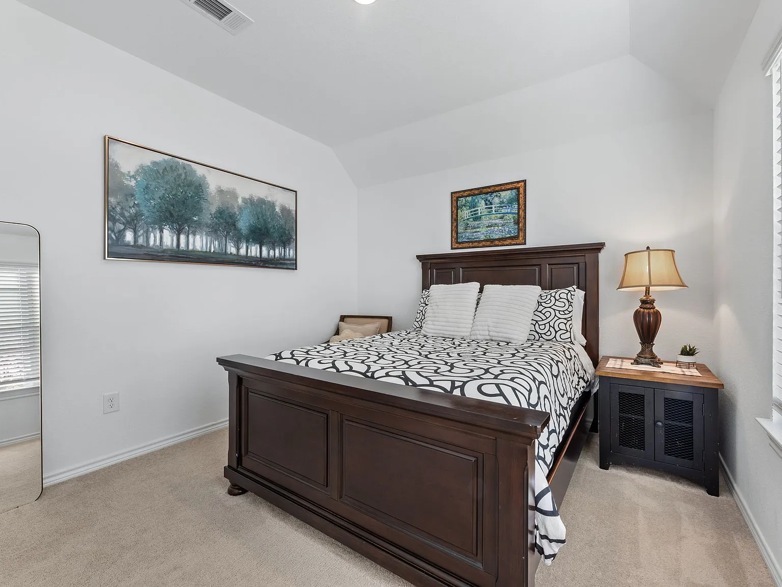 4 bed, $4,500 — Photo 4