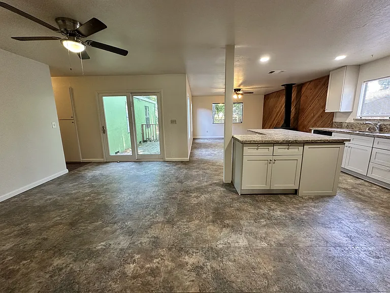 1125 Park Blvd — Photo 3