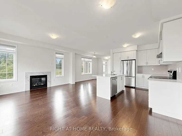90 Laing Dr — Photo 15