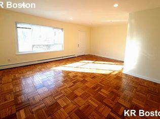 28 Sherman Rd #8, Chestnut Hill, MA 02467