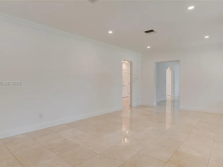 500 SW 51st Ct — Photo 13