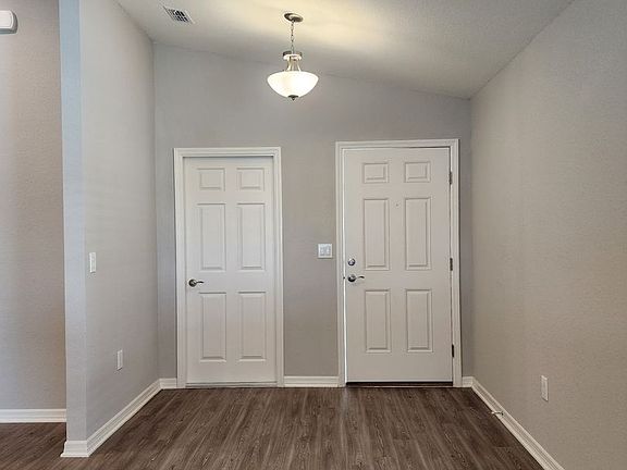 2nd image of 3050 Laurel Oak Ln