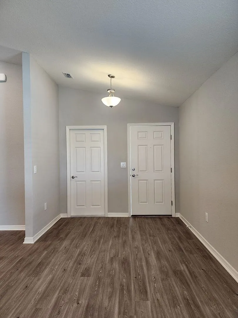Building Photo - 3050 Laurel Oak Ln