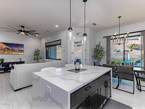 5th image of 8001 Corte Del Lago