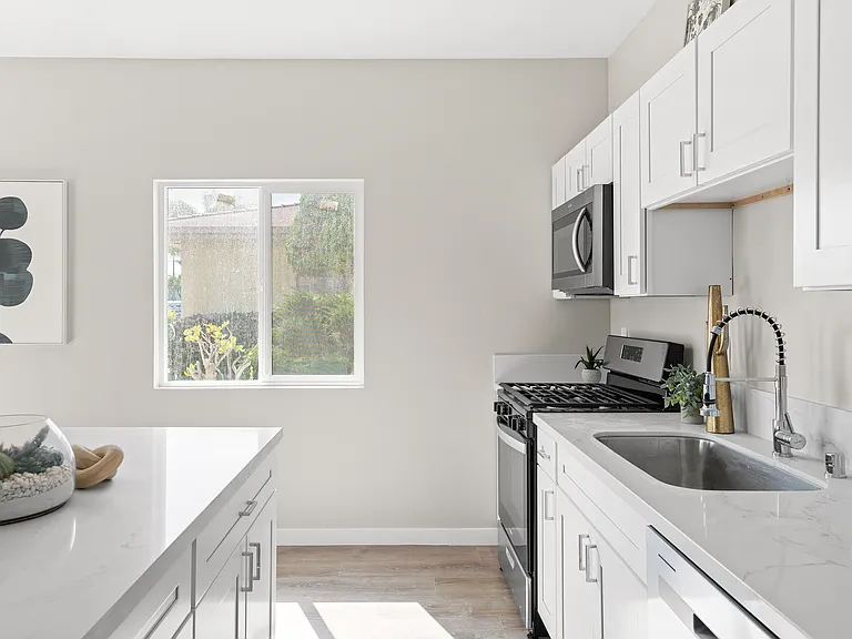 4926 Rockford Dr — Photo 18