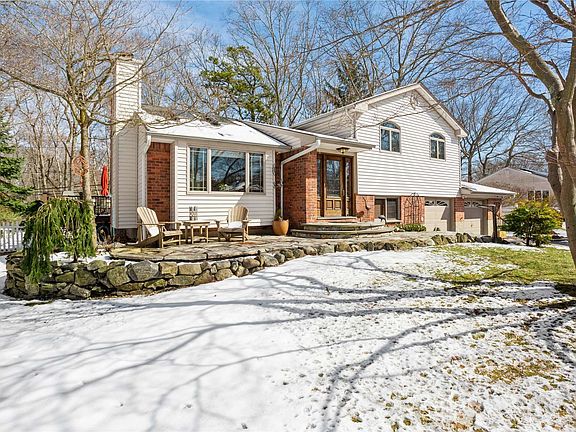2nd image of 29 Rainbow Dr