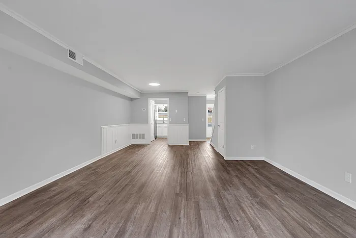 100 Lynn Cir #J — Photo 7