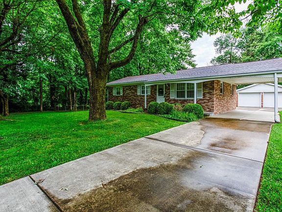 4th image of 4826 Cunningham Dr