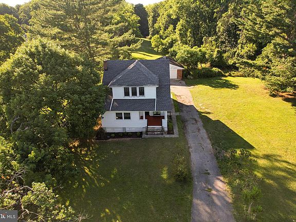 2nd image of 2524 Old Frederick Rd
