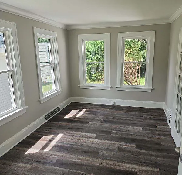 1st floor master bedroom with plenty of natural light (Bedroom 1 of 3)