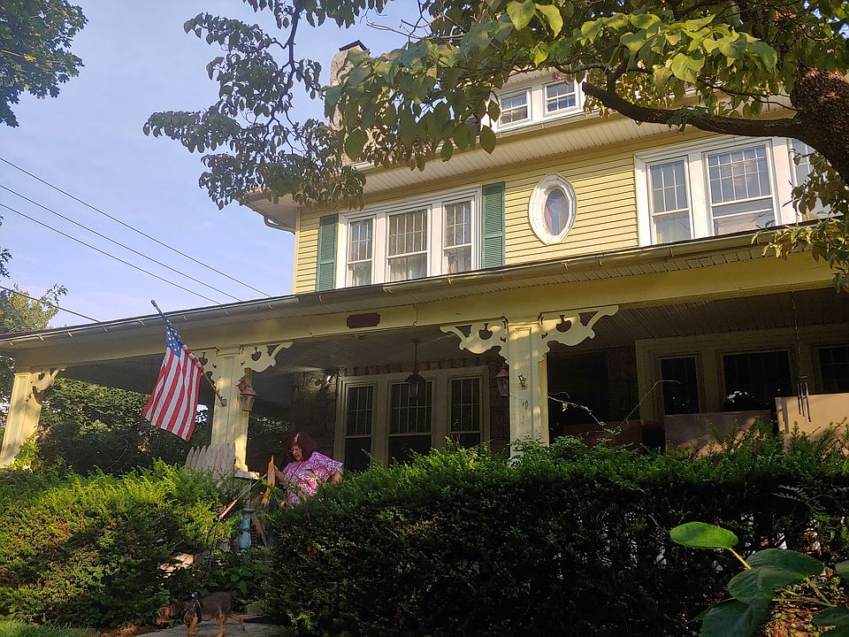 2nd image of 3700 Berry Ave