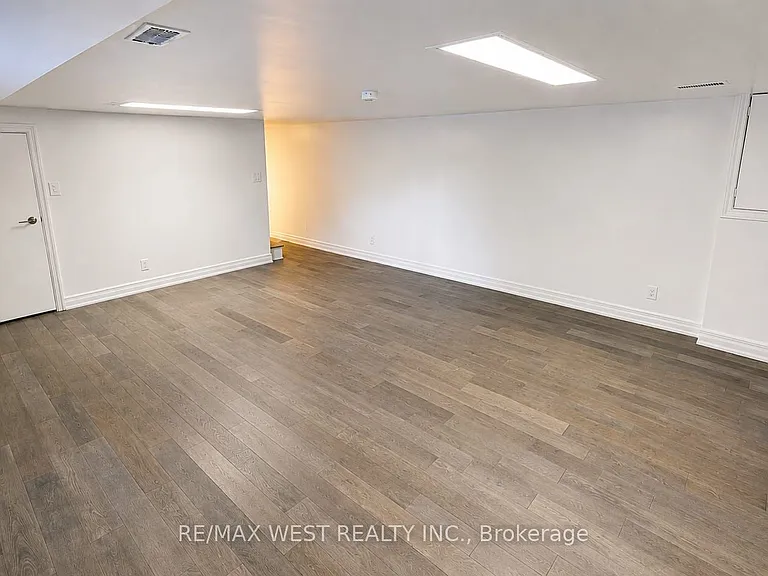 2089 Dufferin St #1 — Photo 18