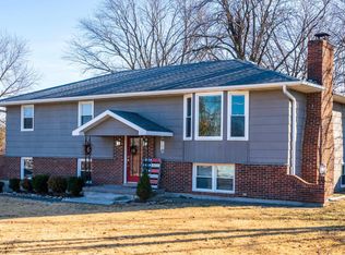 802 McVey Rd, Sedalia, MO 65301