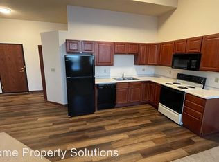 33 S 3rd St APT 202, Grand Forks, ND 58201